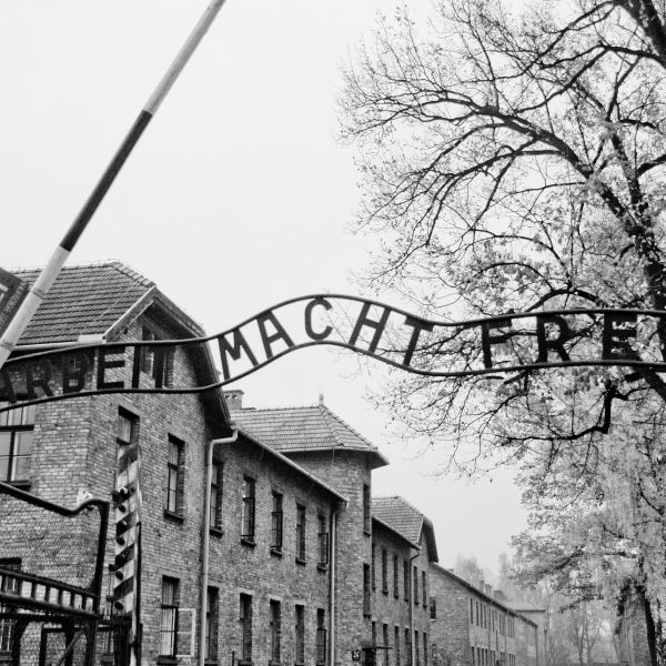 OŚWIĘCIM: Auschwitz-Birkenau